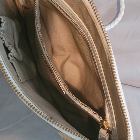 ELLIOT LUCCA Genuine  Leather Purse - Picture 8 of 9